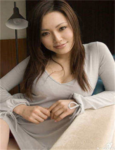 《侮辱丰满美丽的人妻》
